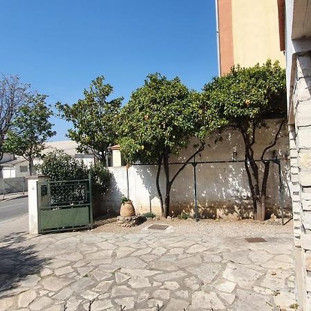 Appartement Entier Au Dessus De Villa, Climatisation Reversible Poele A Bois Tres Chaleureux , Wi Fi Parking Privee Gratuit Situation 500 M, Plage Et Centre Ville Sanary-sur-Mer Exterior photo