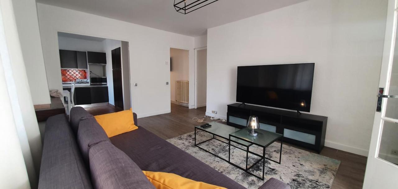 Appartement Entier Au Dessus De Villa, Climatisation Reversible Poele A Bois Tres Chaleureux , Wi Fi Parking Privee Gratuit Situation 500 M, Plage Et Centre Ville Sanary-sur-Mer Exterior photo