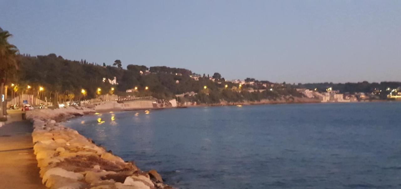 Appartement Entier Au Dessus De Villa, Climatisation Reversible Poele A Bois Tres Chaleureux , Wi Fi Parking Privee Gratuit Situation 500 M, Plage Et Centre Ville Sanary-sur-Mer Exterior photo