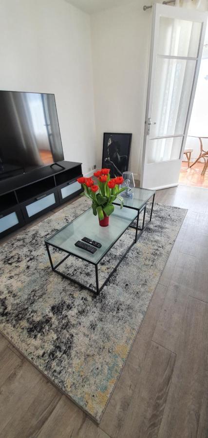 Appartement Entier Au Dessus De Villa, Climatisation Reversible Poele A Bois Tres Chaleureux , Wi Fi Parking Privee Gratuit Situation 500 M, Plage Et Centre Ville Sanary-sur-Mer Exterior photo